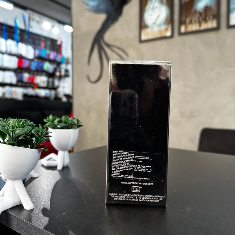Perfume Carolina Herrera 212 Vip Black masculino EDP 100ML